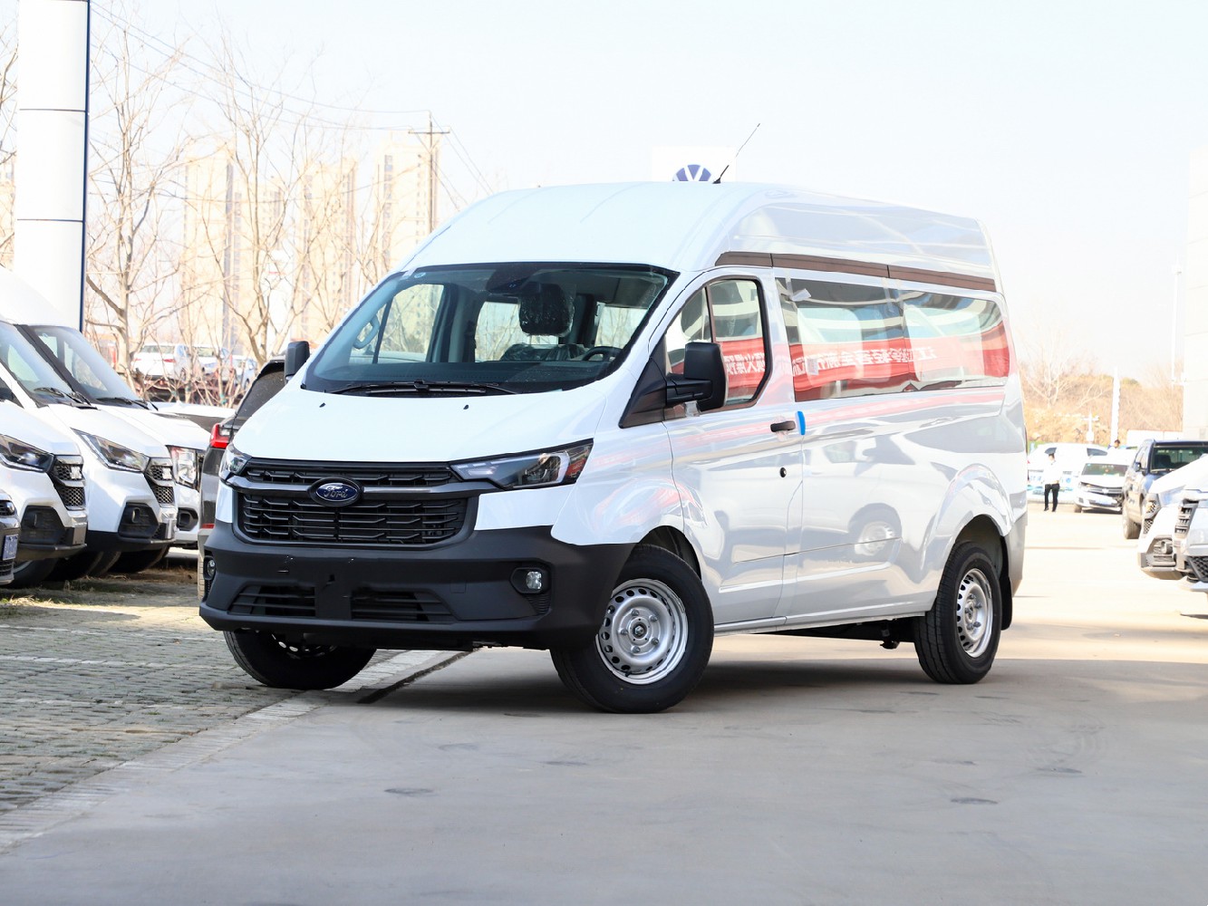 員工接送班車(chē)-11座車(chē)