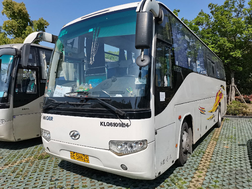 員工接送班車(chē)-45座大巴